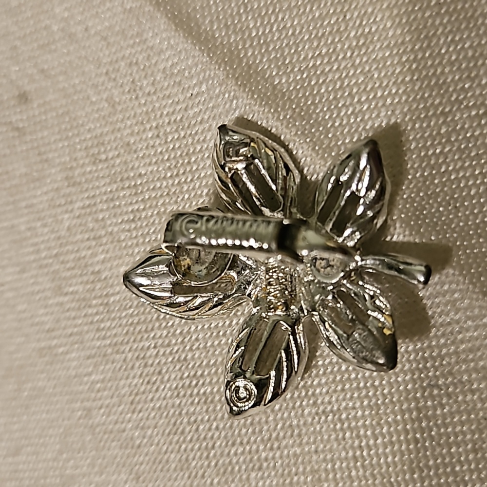 Sarah Coventry Floral Clip On Earrings Silver Tone Vintage Signed - Picture 6 of 6
